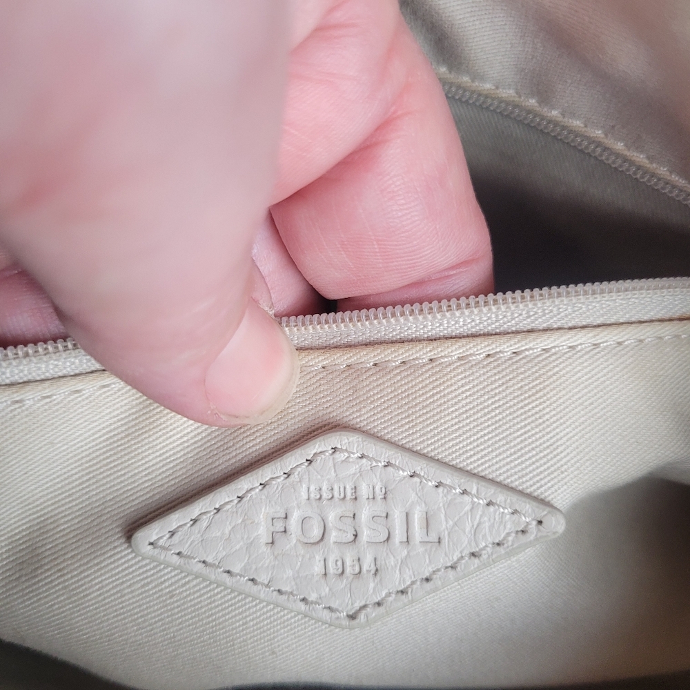 Fossil Kinsley Ivory Brown Leather Crossbody Bag - Picture 15 of 16